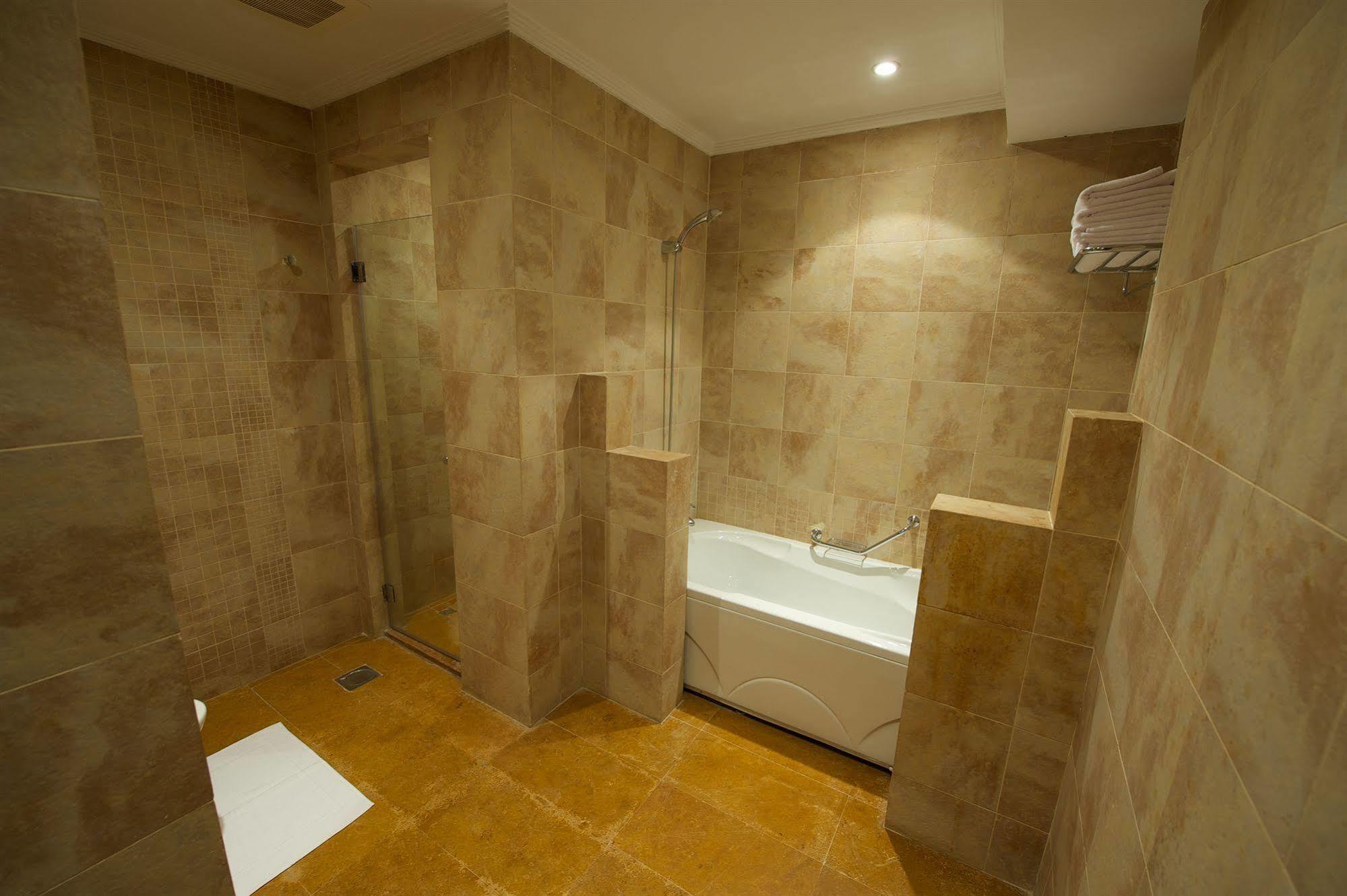 Hotel Rawasi 5*